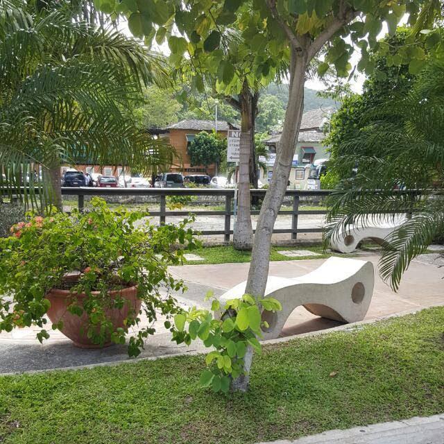 Mcfarlane'S Place Ocho Rios Esterno foto