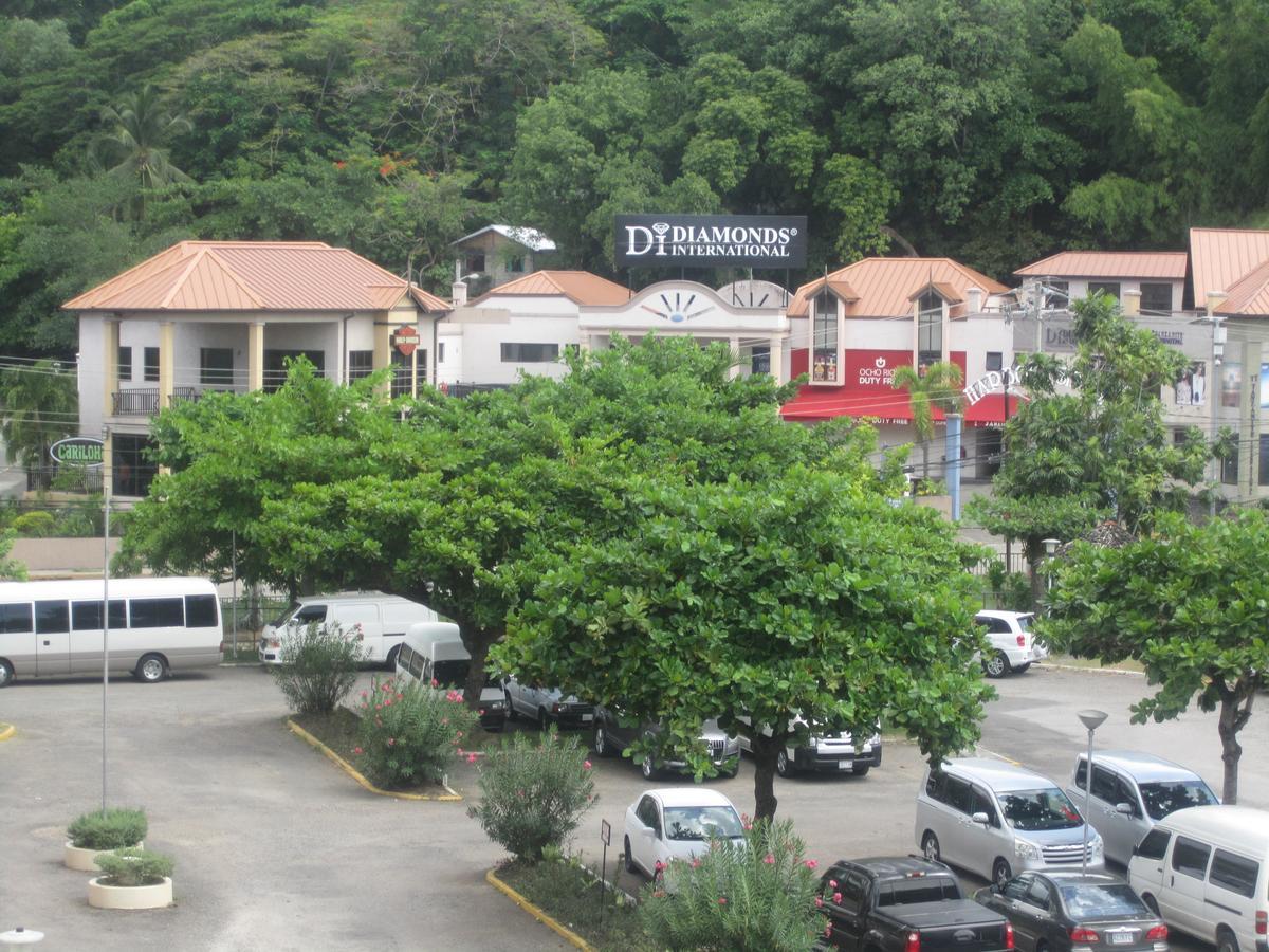 Mcfarlane'S Place Ocho Rios Esterno foto