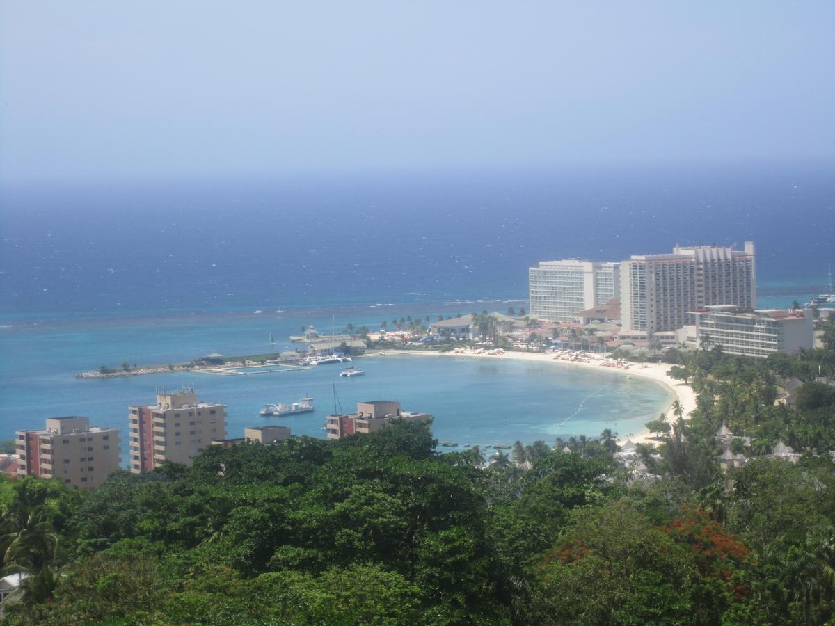Mcfarlane'S Place Ocho Rios Esterno foto