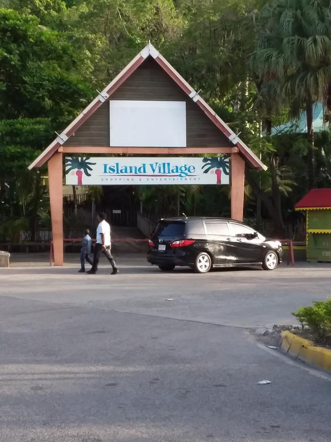 Mcfarlane'S Place Ocho Rios Esterno foto