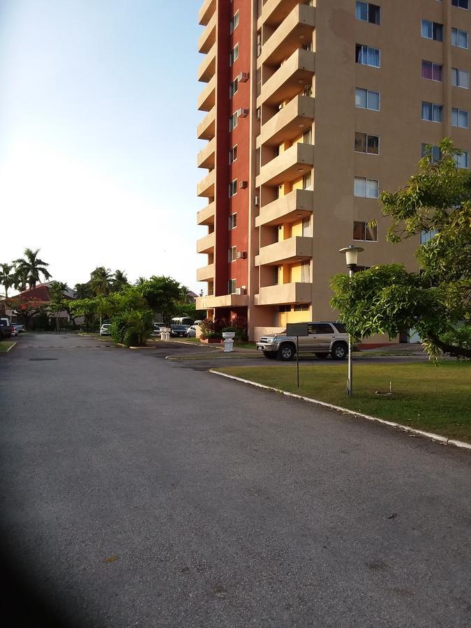Mcfarlane'S Place Ocho Rios Esterno foto